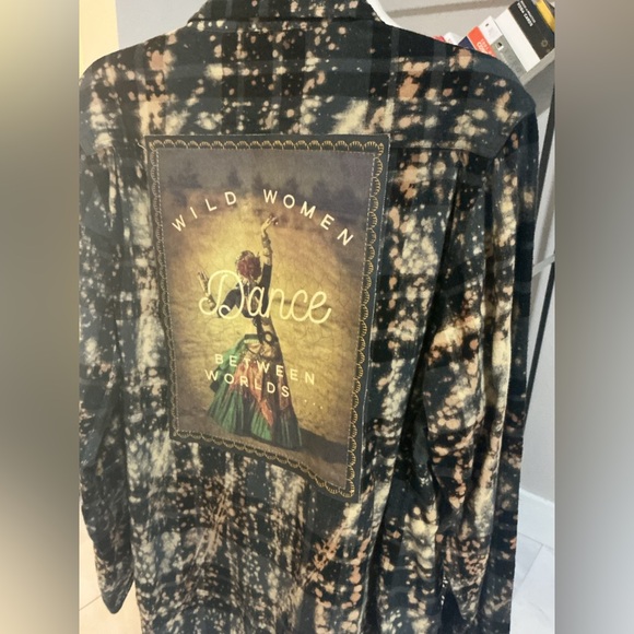 EUC Angry Minnow Flannel Shirt - Size M - Picture 4 of 8